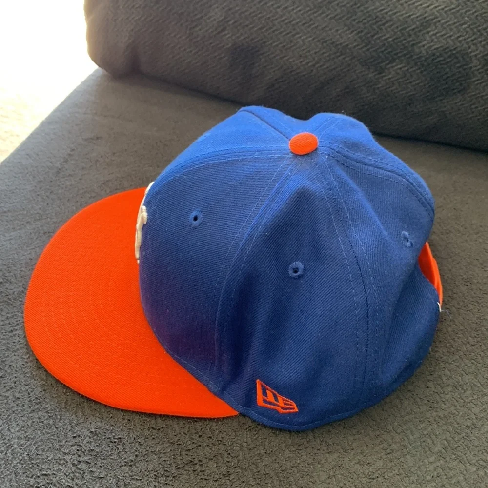 Snap back Hat - Picture 5 of 8